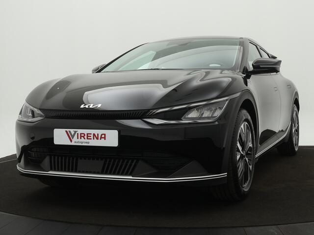 KIA EV6 Light 58 kWh - SOH 99% - Navigatie - Cruise Control - Apple CarPlay / Android Auto - Achteruitrijcamera - Parkeerhulp achter - Privacy Glass achter - Fabrieksgarantie tot 2031