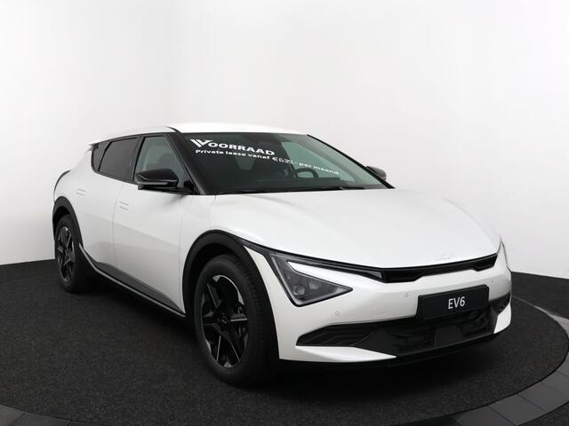 KIA EV6 Light Edition 63 kWh - Navigatie - Adaptive cruise control - Stoel/stuur verwarming - Apple Carplay/Android Auto - Climate Control - Achteruitrij camera - Fabrieksgarantie tot 04-2032