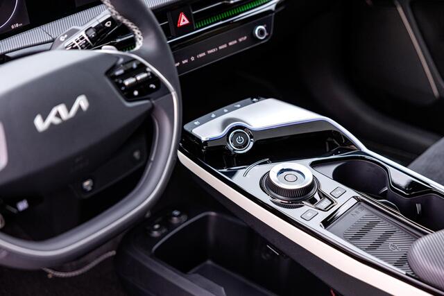 KIA EV6 Light Edition 63 kWh ¤42.995,- RIJKLAAR! Nu ¤2.000,- voordeel! Nu extra scherp geprijsd! LEVERING 2025!!