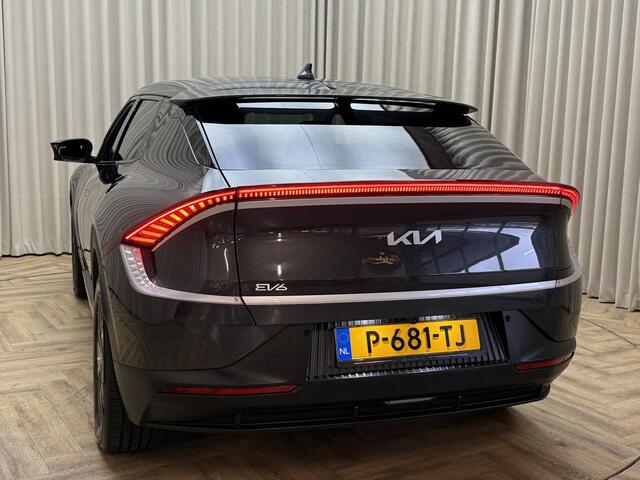 KIA EV6 Air 58 kWh *Org.NL!* Eerste Eigenaar / Adapt. Cruise / Carplay / Stoel+Stuurverwarming / Keyless / 1/2 Leder / Camera / Keyless / 19'' LMV