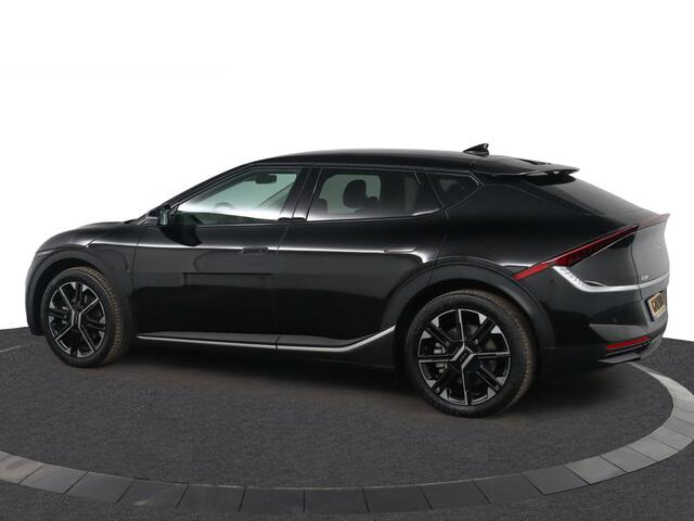 KIA EV6 Light Edition 63 kWh - SOH 99,7% - Navigatie - Adaptive Cruise Control - Stoel/Stuur verwarming - Apple Carplay/Android Auto - Fabrieksgarantie tot 02-2032