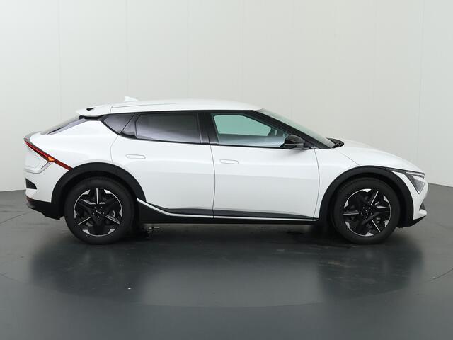 KIA EV6 Light Edition 63 kWh | Facelift | Parkeercamera | Keyless Entry | Stoelverwarming | Apple Carplay | Android Auto |
