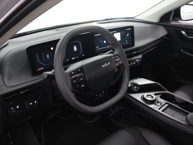 KIA EV6 Light Edition 63 kWh | Stoelverwarming | Adaptieve cruise control | Parkeersensoren | Stuurwiel verwarmd |