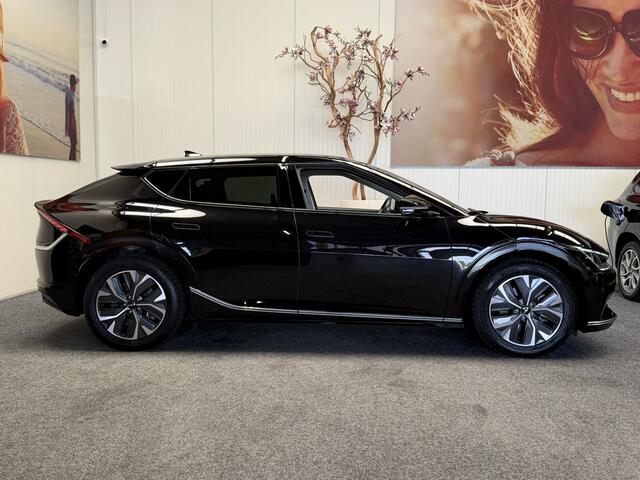 KIA EV6 GT-LINE 77.4 kWh ACHTERUITRIJCAMERA NAVIGATIE ADAPTIVE CRUISE CONTROL KEYLESS GO APPLE CARPLAY/ANDROID RIJSTROOKSENSOREN DODEHOEKSENSOREN ZEER MOOI !!