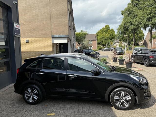 KIA Niro 1.6 GDi Hybrid DynamicLine / Airco/ Navigatie/ Cruise/ Apple carplay/ LED/ PDC/ LMV