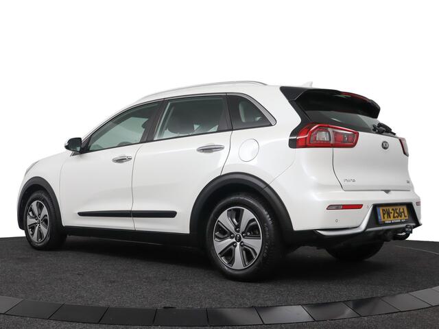 KIA Niro 1.6 GDi Hybrid DynamicLine Climate control - Adaptive cruise control - Trekhaak - Achteruitrij camera - Parkeersensoren achter