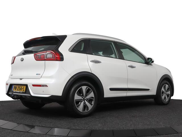 KIA Niro 1.6 GDi Hybrid DynamicLine Climate control - Adaptive cruise control - Trekhaak - Achteruitrij camera - Parkeersensoren achter
