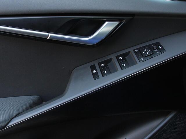 KIA Niro 1.6 GDi PHEV DynamicLine Climate control Adaptieve cruise control Achteruitrijcamera Parkeersensoren Verwarmde voorstoelen LED Keyless Navigatie Apple Carplay/ Android Auto
