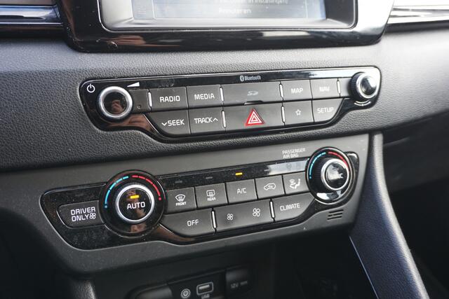 KIA Niro 1.6 GDi Hybrid Design Edition | OPEN DAK | TREKHAAK | STOEL/STUUR VERW. | CAMERA |