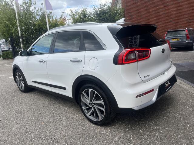 KIA Niro 1.6 GDi Hybrid ExecutiveLine // LEDER // ELEK. STOEL+GEHEUGEN // SCHUIF-KANTELDAK // JBL // DODEHOEK // ADAPT. CRUISE // STOELVERWARMING+VERKOELING // AFN. TREKHAAK //