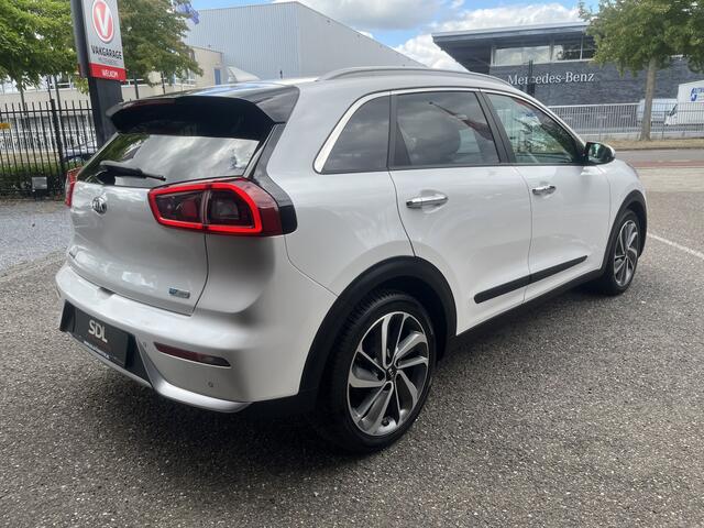 KIA Niro 1.6 GDi Hybrid ExecutiveLine // LEDER // ELEK. STOEL+GEHEUGEN // SCHUIF-KANTELDAK // JBL // DODEHOEK // ADAPT. CRUISE // STOELVERWARMING+VERKOELING // AFN. TREKHAAK //