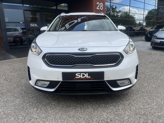 KIA Niro 1.6 GDi Hybrid ExecutiveLine // LEDER // ELEK. STOEL+GEHEUGEN // SCHUIF-KANTELDAK // JBL // DODEHOEK // ADAPT. CRUISE // STOELVERWARMING+VERKOELING // AFN. TREKHAAK //