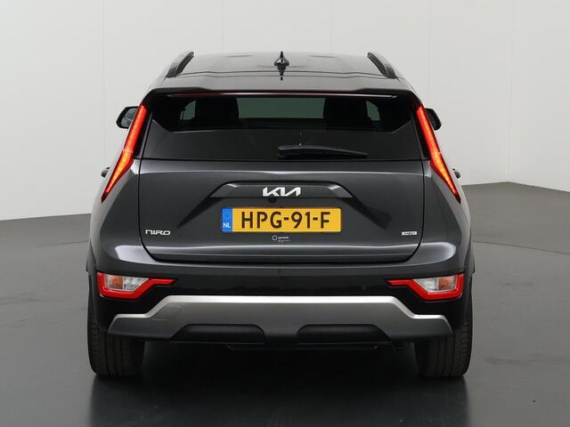 KIA Niro 1.6 GDi Hybrid DynamicLine Edition | 18" lichtmetalen velgen | Elektrisch verstelbare bestuurdersstoel met geheugen | Stoelventilatie | Elektrisch bedienbare achterklep