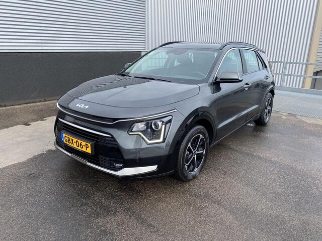 KIA Niro 1.6 GDi Hybrid DynamicLine Trekhaak, 1e eign. NL-auto, Parkeersensoren voor + achter, Smart Key,