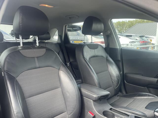 KIA Niro 1.6 GDi Hybrid First Edition | Achteruitrijcamera | Navigatie | Apple Carplay / Android Auto | Meer foto's volgen!