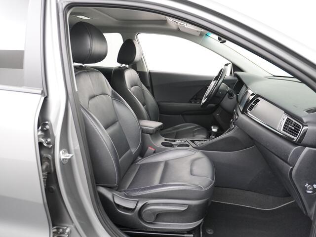KIA Niro AUT-6 PHEV Plug In Hybride! Leer+Elektr.+Verwarmd+Gekoeld/Geventileerd! Schuifdak Navi Apple Android Carplay AutoPilot Stuurbekr. Camera PDC LED LMV VoorruitVerwarmd Adaptive-CruiseControl MultiMedia-vb. Rijstrooksensor ESP BAS Autonoom-Remsysteem 1.6 GD 