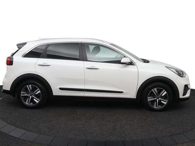 KIA Niro 1.6 GDi Hybrid DynamicLine - Trekhaak - Privacy Glas - Led verlichting - Navigatie - Achteruitrijcamera Fabrieksgarantie tot 10-2026