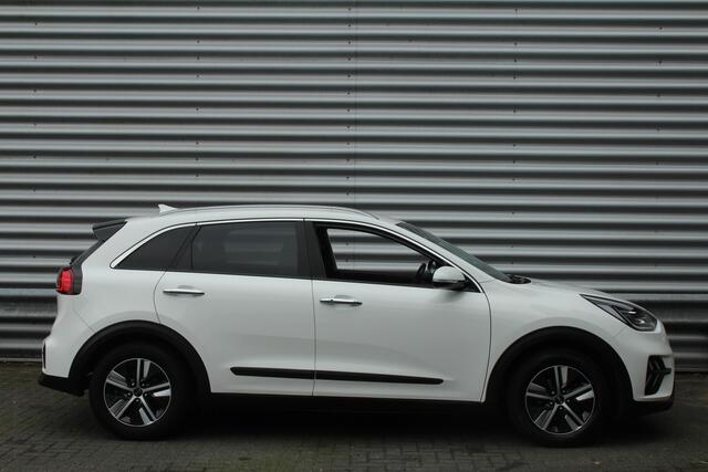 KIA Niro 1.6 GDi Hybrid 141pk DynamicPlusLine DCT6 NL-Auto NAP Clima Cruise Navi Camera Carplay 16"LMV Leder Afn. Trekhaak 1300kg