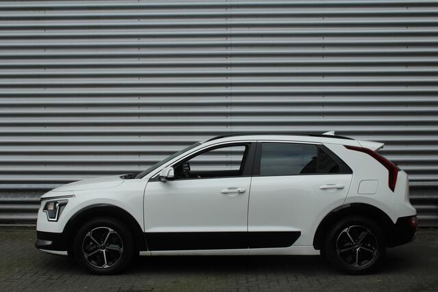 KIA Niro 1.6 GDi Hybrid 141pk DynamicLine DCT6 NL-Auto NAP Clima Cruise Navi Camera Carplay Dig. Cockpit 16"LMV Trekhaak 1300kg