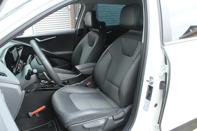 KIA Niro 1.6 GDi Hybrid 141pk DynamicLine DCT6 NL-Auto NAP Clima Cruise Navi Camera Carplay Dig. Cockpit 16"LMV Trekhaak 1300kg
