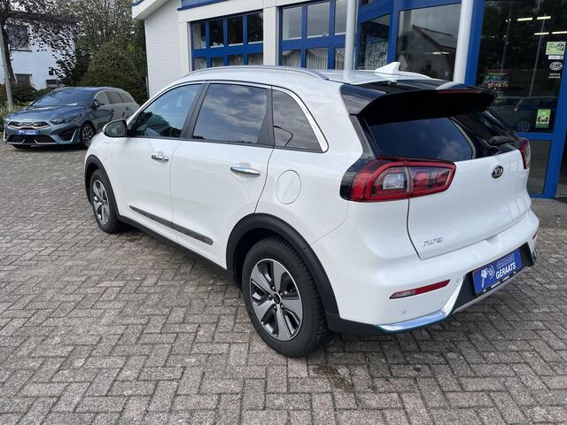 KIA Niro 1.6 GDi PHEV DynamicLine | Navigatie, Parkeersensoren en camera, Adaptive Cruise controle, Dode hoek sensoren, Lane assist