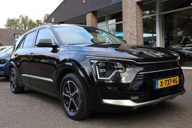 KIA Niro 1.6 GDi PHEV DynamicPlusLine TREKHAAK LEER CARPLAY CAMERA HUD MEMORY PANO STOELVENTILATIE 4XSTOEL/STUURVERW. ADAPTIVE-CRUISE CLIMA NAVI 2XPDC LMV