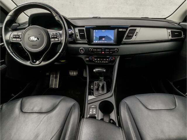 KIA Niro 1.6 GDi Hybrid Sport 142Pk Automaat (APPLE CARPLAY, NAVIGATIE, LEDEREN SPORTSTOELEN, STUUR/STOELVERWARMING, CAMERA, ADAPTIVE CRUISE, STOELKOELING, KEYLESS, TREKHAAK, NIEUWE APK, NIEUWSTAAT)