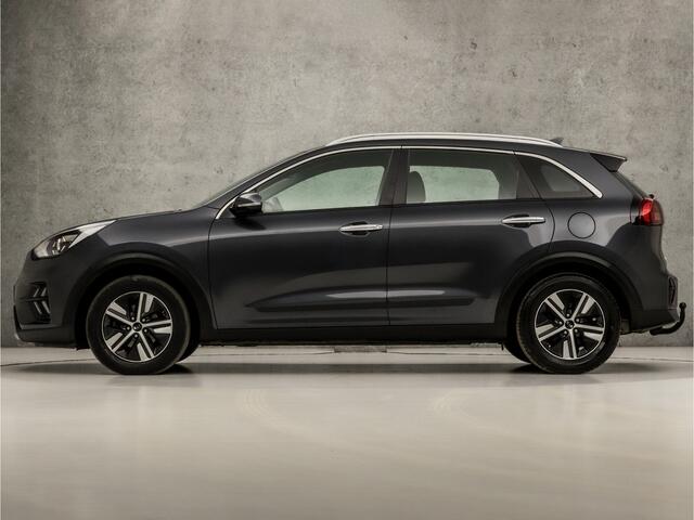 KIA Niro 1.6 GDi Hybrid DynamicLine 142Pk Automaat (APPLE CARPLAY, GROOT NAVI, CAMERA, LEDER, ADAPTIVE CRUISE, SPORTSTOELEN, KEYLESS, TREKHAAK, NIEUWSTAAT)