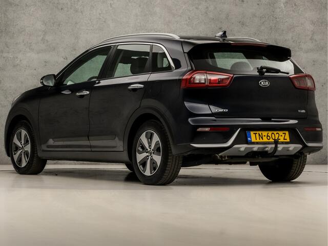 KIA Niro 1.6 GDi Hybrid Dynamic 142Pk Automaat (APPLE CARPLAY, NAVIGATIE, CAMERA, LEDER, SPORTSTOELEN, TREKHAAK, CRUISE, PARKEERSENSOREN, NIEUWSTAAT)