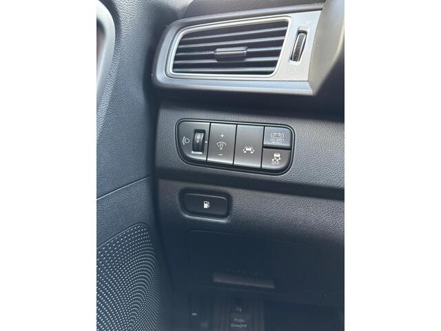 KIA Niro 1.6 GDi Hybrid BusinessLine,Navi , camera,1 jaar garantie