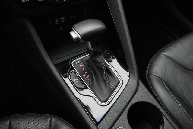 KIA Niro 1.6 GDi Hybrid SportsLine 2017 NAP | Navigatie | Airco | Cruise control | Stuurwielverwarming | Stoel verwarming + ventilatie | Trekhaak | Camera | Bluetooth | Lederen bekleding |