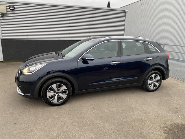 KIA Niro 1.6 GDi Hybrid DynamicLine NL-auto, boekjes compleet, parkeersensoren, cruise control, navigatie, Apple CarPlay/Android Auto, achteruitrijcamera
