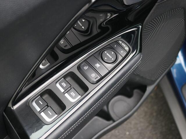 KIA Niro 1.6 GDi Hybrid First Edition AUTOMAAT / Airco Automatisch / Navigatie / Cruise Control / Trekhaak / 1300KG Trekgewicht / Camera / Dealeronderhouden / Apple CarPlay & Android Auto /