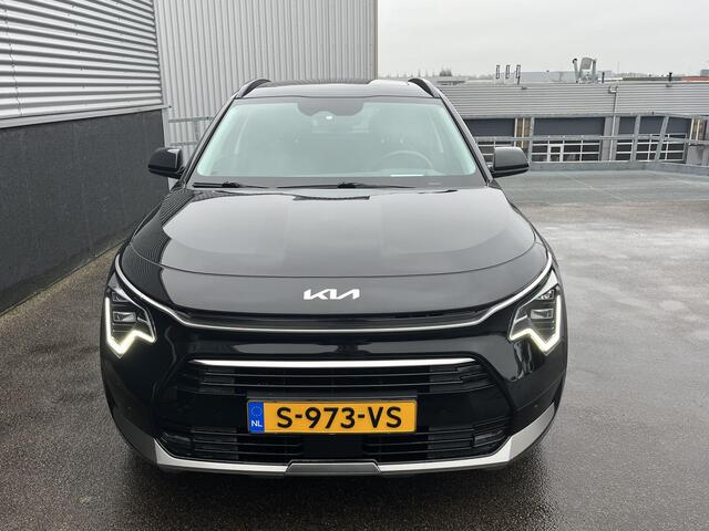 KIA Niro 1.6 GDi Hybrid ExecutiveLine Schuif/kanteldak, Nieuw geleverd, 1e eign. LMV, Stoelkoeling + verwarming, Stuurwiel verwarmd, Herman/Kardon, Dodehoekdetectie,