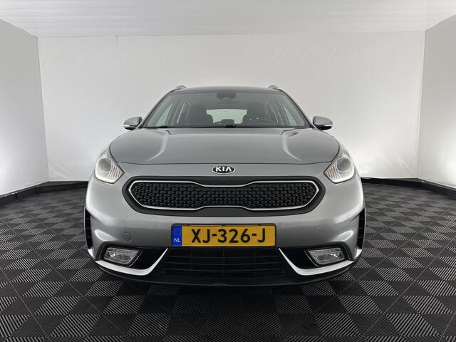KIA Niro 1.6 GDi Hybrid ExecutiveLine (INCL.BTW) Aut. *LEATHER-FABRIC | NAVI-FULLMAP | KEYLESS | CAMERA | COMFORT-SEATS | DIGI-COCKPIT | LANE-ASSIST | ECC | CARPLAY | PDC | TOWBAR | 16''ALU*