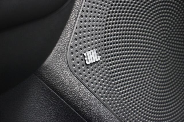 KIA Niro E-Niro DynamicPlusLine 3 Fase 64 kWh - Carplay, Half Leer, Camera, Stuur/Stoelverw. JBL