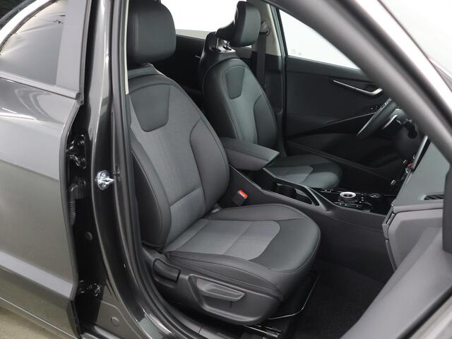 KIA Niro 1.6 GDi PHEV DynamicPlusLine Edition | 18" lichtmetalen velgen | Elektrisch verstelbare bestuurdersstoel | Stoel/Stuurwielverwarming | LED Koplampen | Elektrisch bedienbare achterklep |