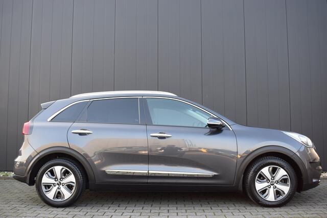 KIA Niro 1.6 GDi PHEV DynamicLine Half Leder | Carplay | ECC | Trekhaak | Camera | Volledig Onderhouden!!
