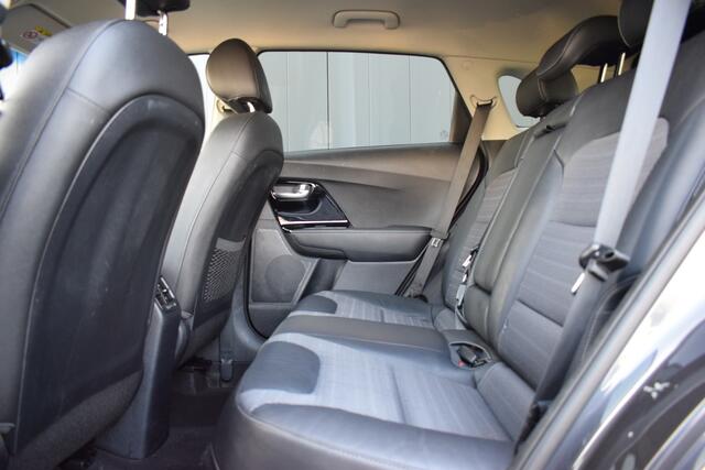 KIA Niro 1.6 GDi PHEV DynamicLine Half Leder | Carplay | ECC | Trekhaak | Camera | Volledig Onderhouden!!