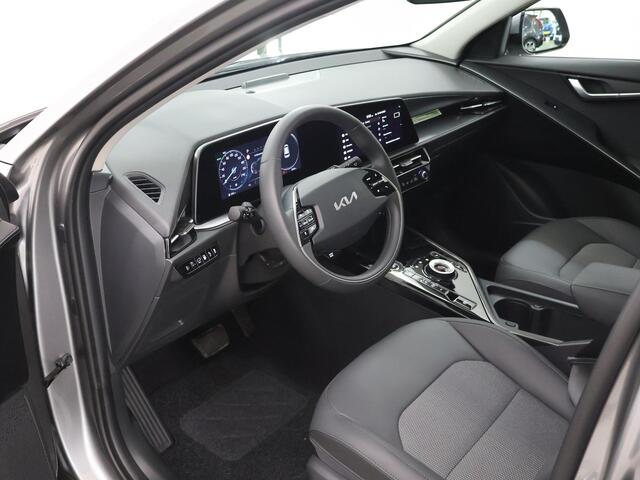 KIA Niro 1.6 GDi PHEV DynamicPlusLine | 18" lichtmetalen velgen | Elektrisch verstelbare bestuurdersstoel | Stoel/Stuurwielverwarming | LED Koplampen | Elektrisch bedienbare achterklep |