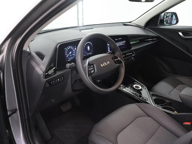 KIA Niro 1.6 GDi PHEV DynamicPlusLine | 18" lichtmetalen velgen | Elektrisch verstelbare bestuurdersstoel | Stoel/Stuurwielverwarming | LED Koplampen | Elektrisch bedienbare achterklep |