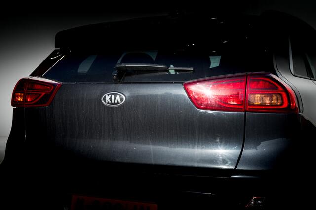 KIA Niro 1.6 GDi Hybrid ExecutiveLine | Automaat | Ned Auto | Leer | 2028 Fabr-Gar | Pano-Dak | | Navi | Clima | Camera | Cruise | Pdc | Led | 17 Inch Lmv |