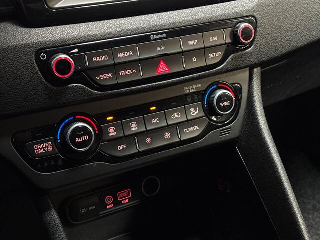 KIA Niro 1.6 GDi Hybrid Dynamic Sport 142Pk Automaat (APPLE CARPLAY, NAVIGATIE, CAMERA, LEDER, SPORTSTOELEN, GETINT GLAS, NIEUWSTAAT)