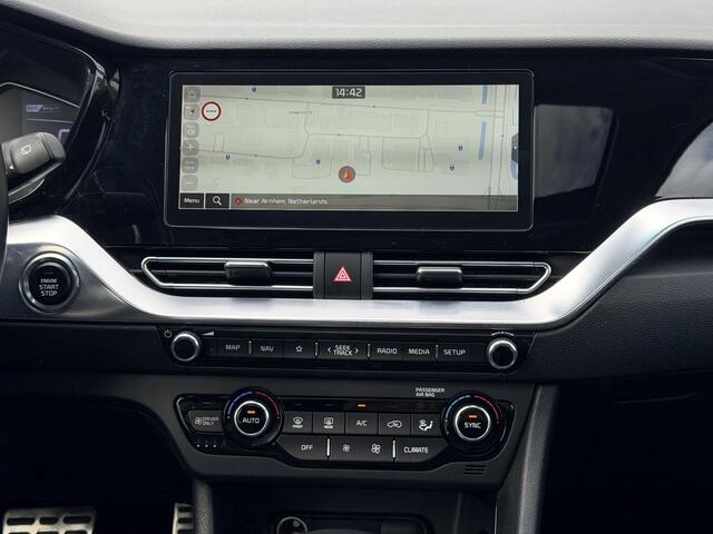 KIA Niro 1.6 GDi PHEV ExecutiveLine / 12 Maanden BOVAG Garantie / Schuif- & Kanteldak / Zwart Leder / Stoelverkoeling / Stoelverwarming Voor + Achter / Stuurverwarming / Navigatie / Achteruitrijcamera /