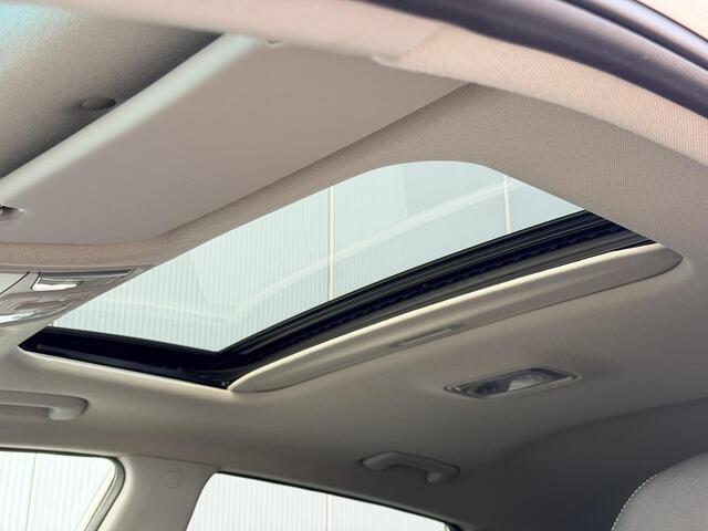 KIA Niro 1.6 GDi PHEV ExecutiveLine / 12 Maanden BOVAG Garantie / Schuif- & Kanteldak / Zwart Leder / Stoelverkoeling / Stoelverwarming Voor + Achter / Stuurverwarming / Navigatie / Achteruitrijcamera /