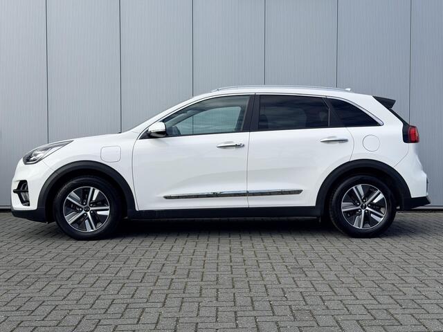 KIA Niro 1.6 GDi PHEV ExecutiveLine / 12 Maanden BOVAG Garantie / Schuif- & Kanteldak / Zwart Leder / Stoelverkoeling / Stoelverwarming Voor + Achter / Stuurverwarming / Navigatie / Achteruitrijcamera /