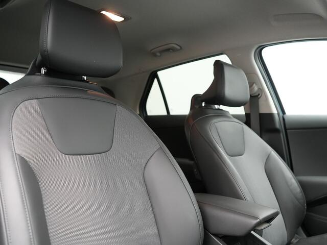 KIA Niro 1.6 GDi DynamicLine PHEV 182pk Dealer O.H. | Trekhaak Afn. | Adaptive Cruise | Camera | Sportstoelen & Stuur Verwarmd | Keyless | Blis | Sfeerverlichting | Apple Carplay | Navigatie | DAB | Virtual | LED Koplampen | Plug In Hybrid |