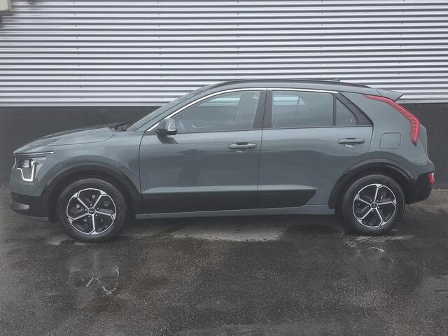 KIA Niro 1.6 GDi Hybrid DynamicLine Navigatie, Smart Key, Parkeersensoren voor + achter, Achteruitrijcamera, Climate control, BTW-auto, NL-auto