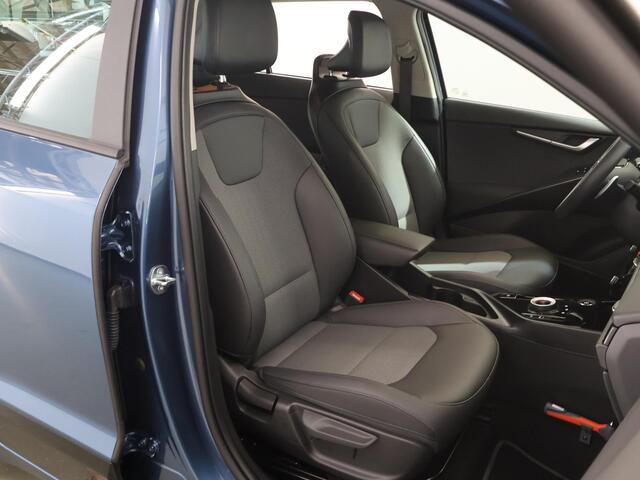KIA Niro 1.6 GDi Hybrid DynamicLine | Navigatie | DAB | Camera | Apple CarPlay/Android Auto | Stuur/Stoelverwarming | Adaptieve Cruise Control | Ele.kofferdeksel | Rijhulpsysteem |