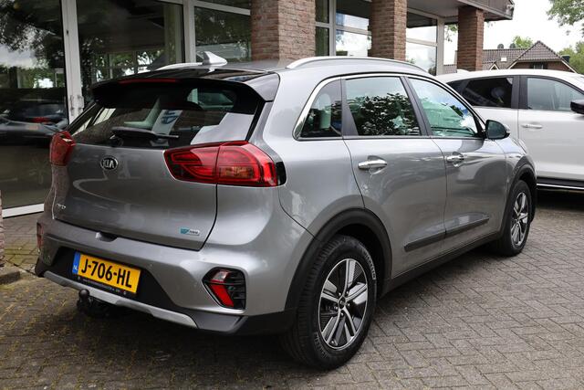KIA Niro 1.6 GDi Hybrid DynamicLine DEALERONH. NAP TREKHAAK CAMERA CARPLAY HALF-LEER ACC DAB NAVI CLIMA 2XPDC LMV SUPER NETJES!!